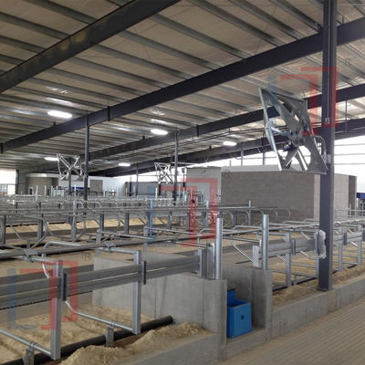 Corrosion Resistant Prefabricated Steel Shed Construction , Steel Farm Equipment Storage Shed