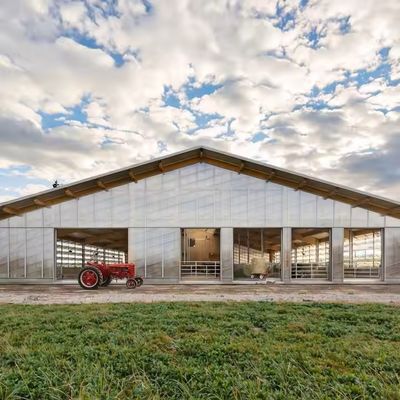 Modern Design Prefab Dairy Cow Shed Steel Structure Farm House With Cow Stable Easy Installation