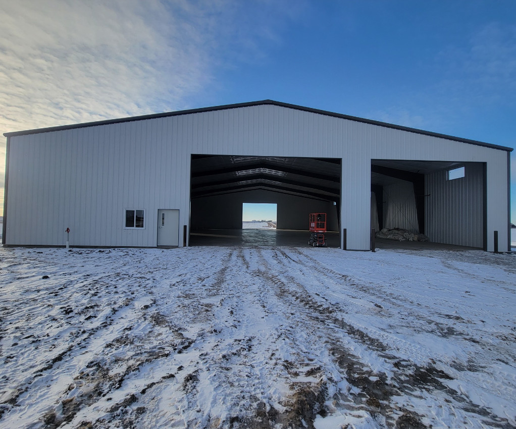 ASTM Standard Steel Structure Warehouse Customized With Painting / Galvanized Treatment