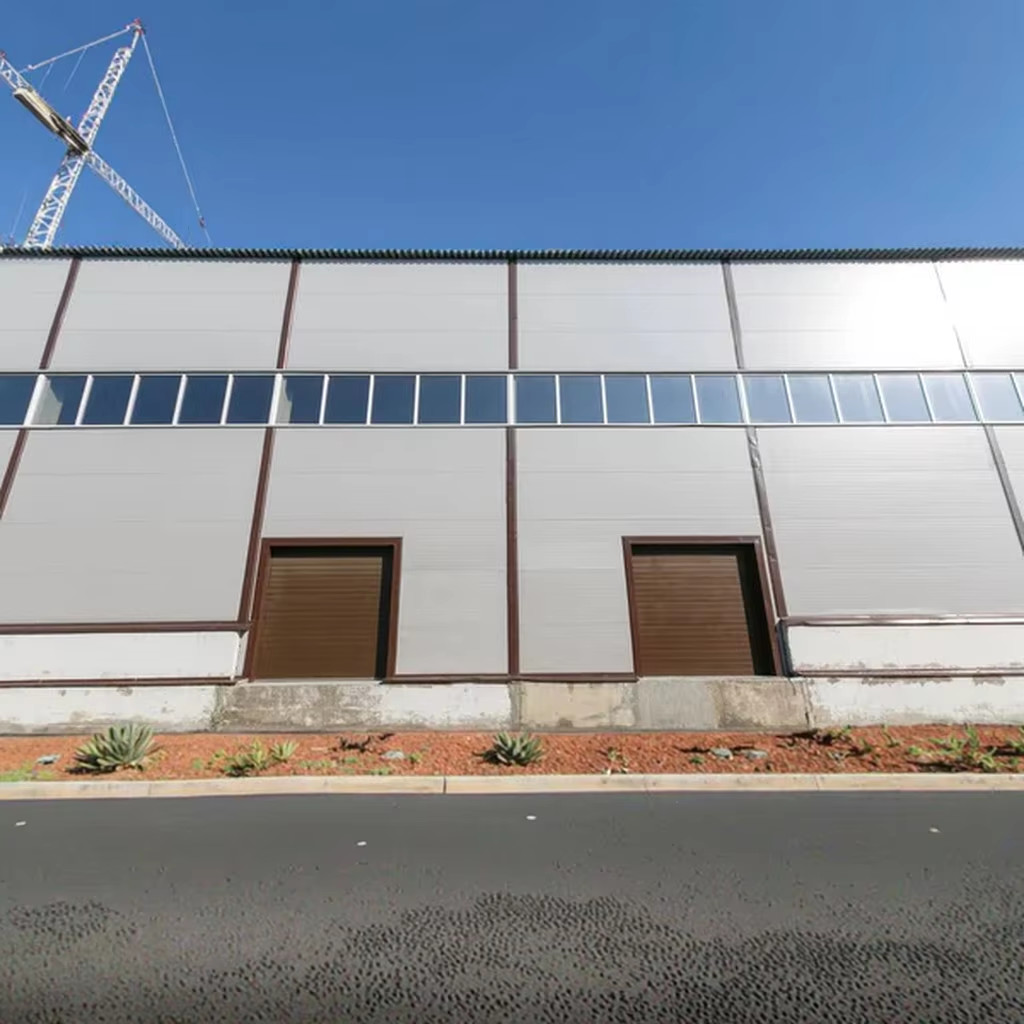 Lightweight Prefab Steel Warehouse Building , Prefab Steel Frame Commercial Building