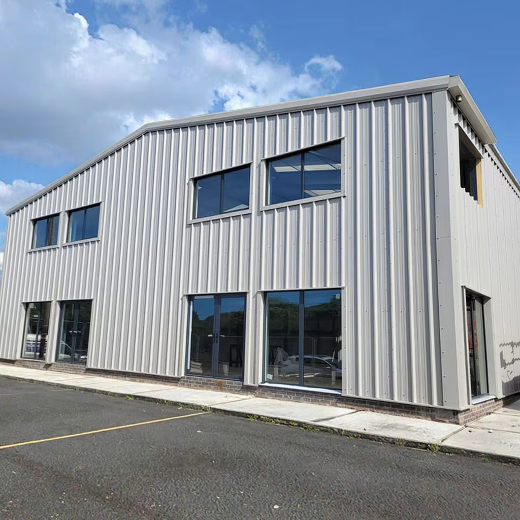 High-Strength Quick-Assembly Prefab Steel Warehouse with 5000 kg Roof Load Capacity